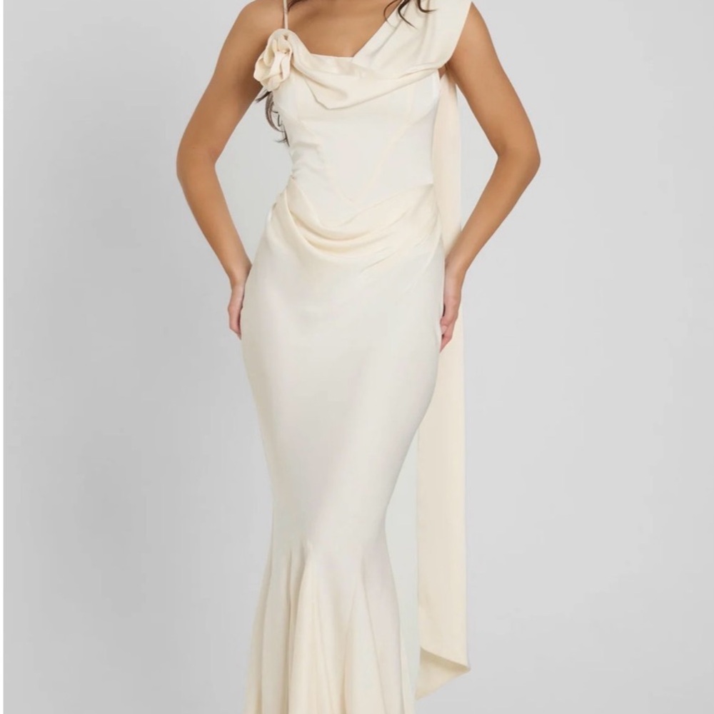 Leau Celine Dress - Chic One-Shoulder Cream Dress